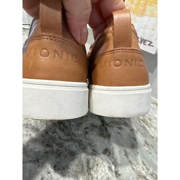 Vionic Kimmie women's slip-on sneaker in tan leather size 8.5/6.5 UK - Picture 6 of 9
